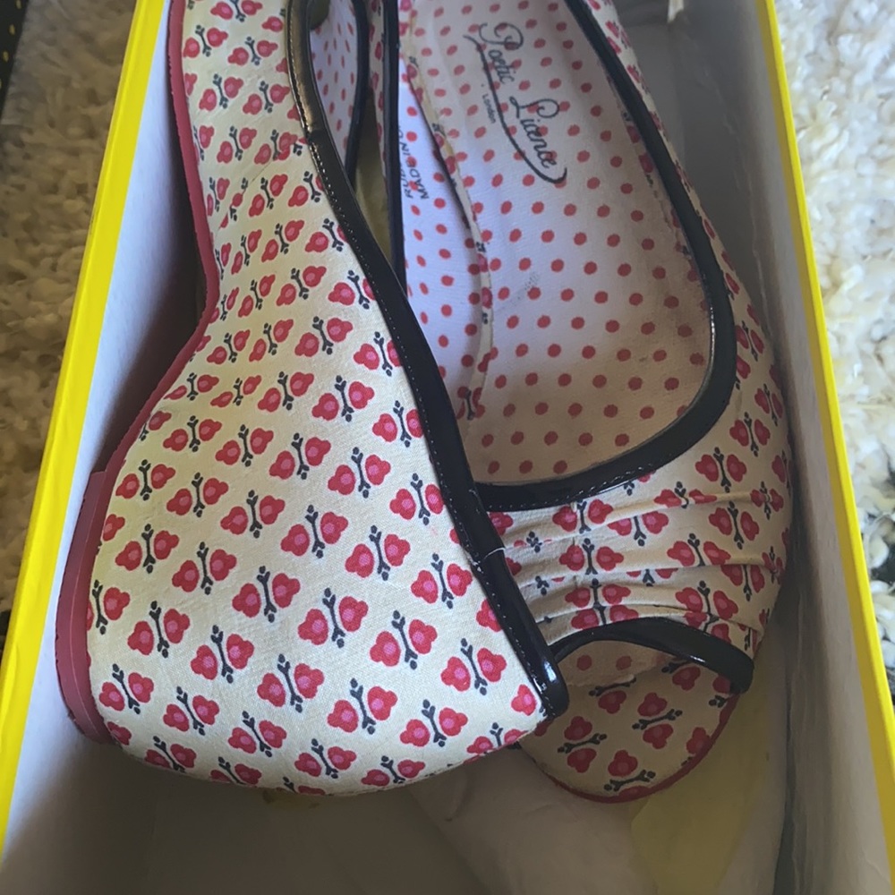 Poetic Licence peep toe flats